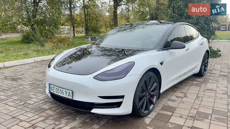 Tesla-3