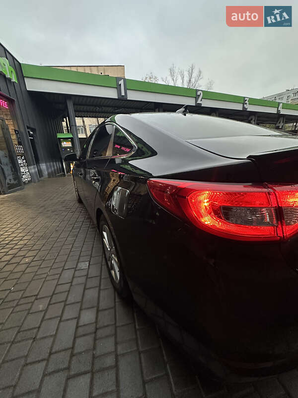 Hyundai-29