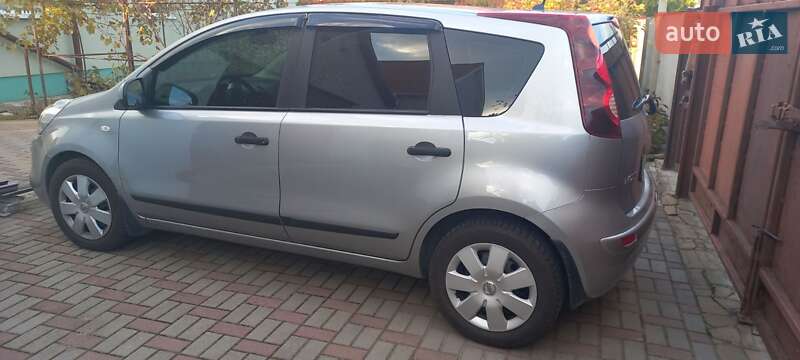 Nissan-2