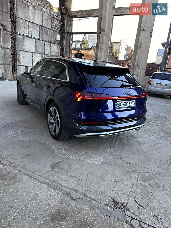 Audi-5