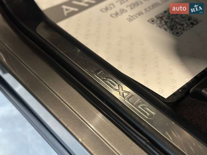 Lexus-38
