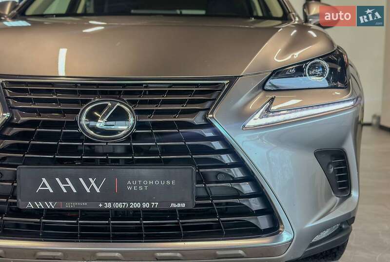 Lexus-6