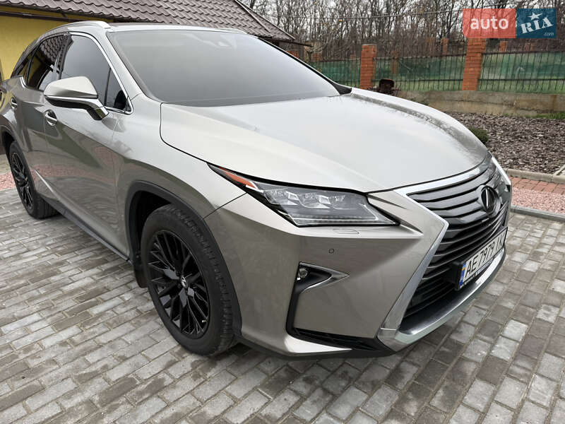 Lexus-5