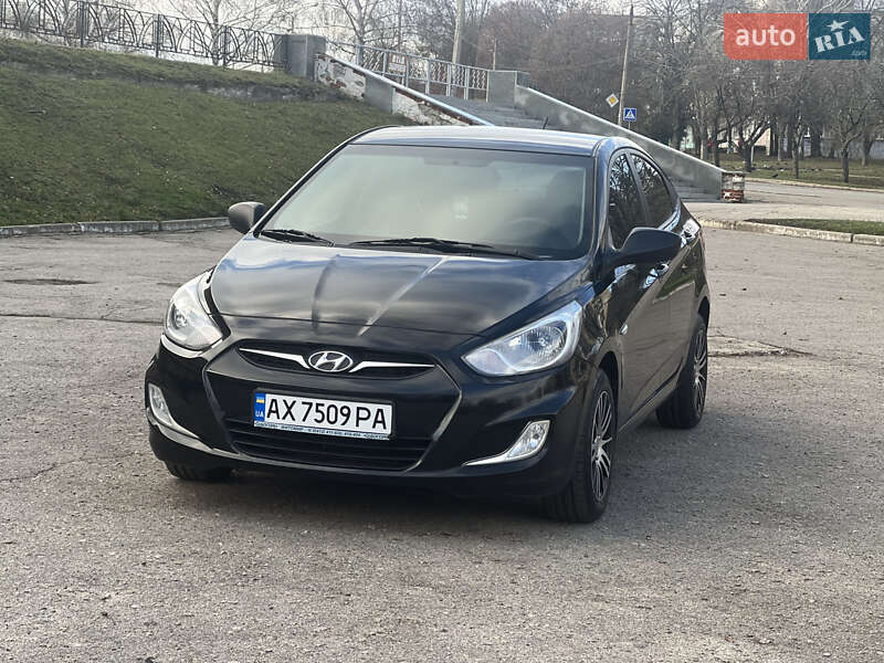 Hyundai-12