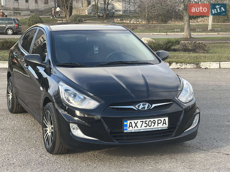 Hyundai-8