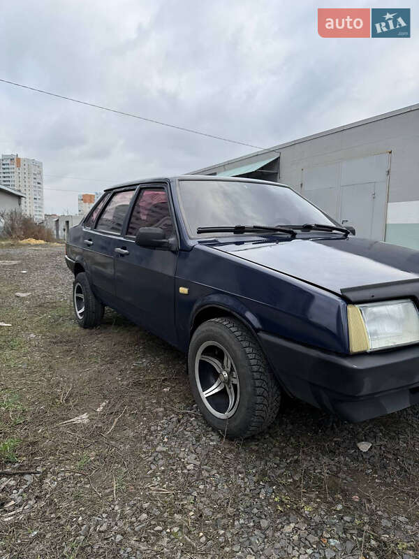 ВАЗ / Lada-4