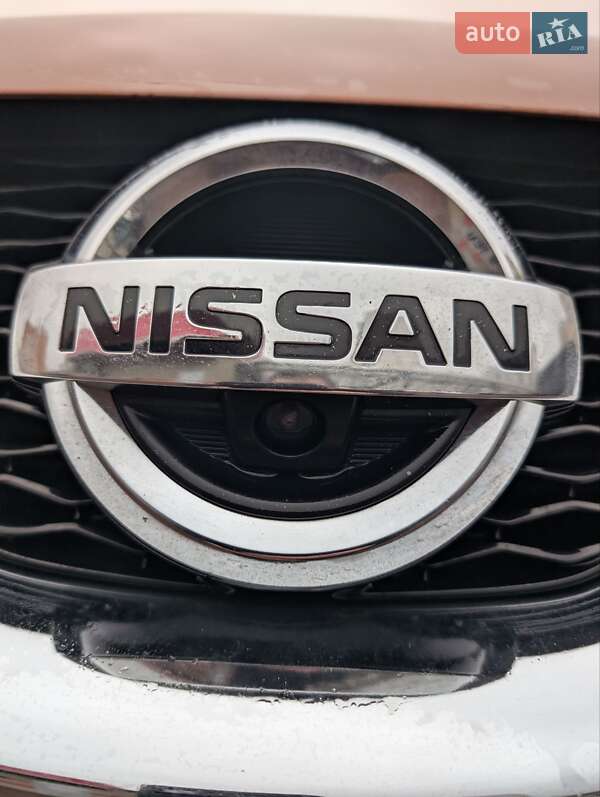 Nissan-35