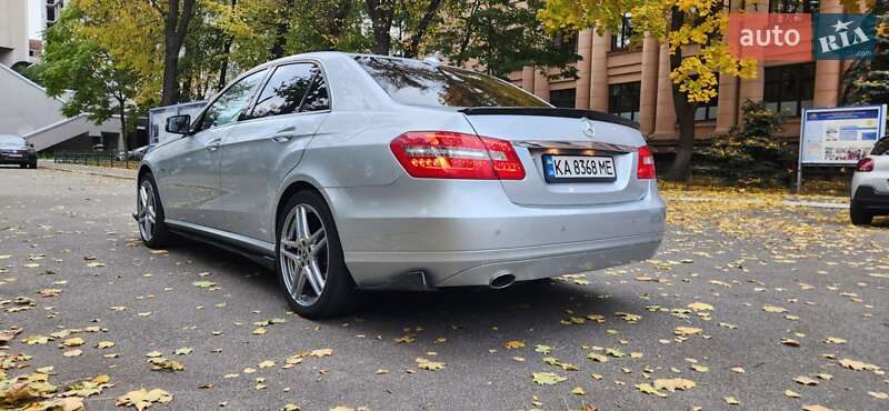 Mercedes-Benz E-Class 2011