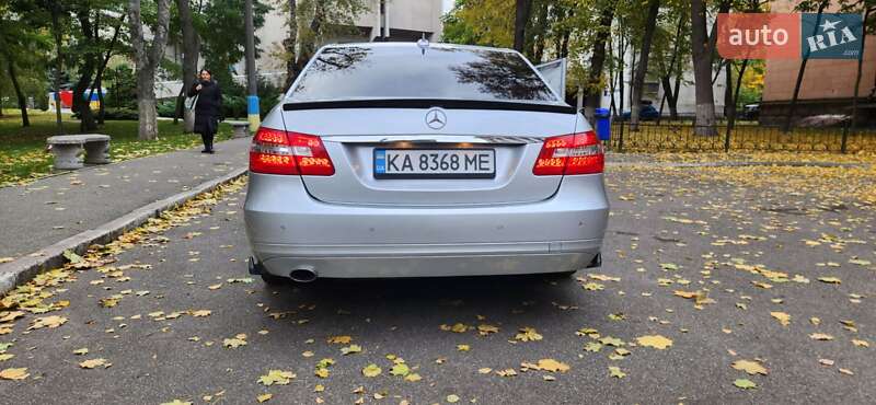 Mercedes-Benz E-Class 2011