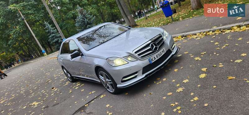 Mercedes-Benz E-Class 2011