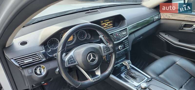 Mercedes-Benz E-Class 2011