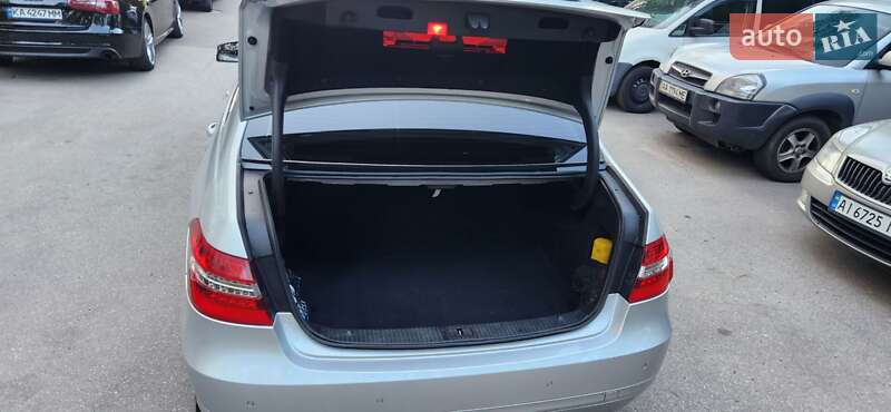 Mercedes-Benz E-Class 2011