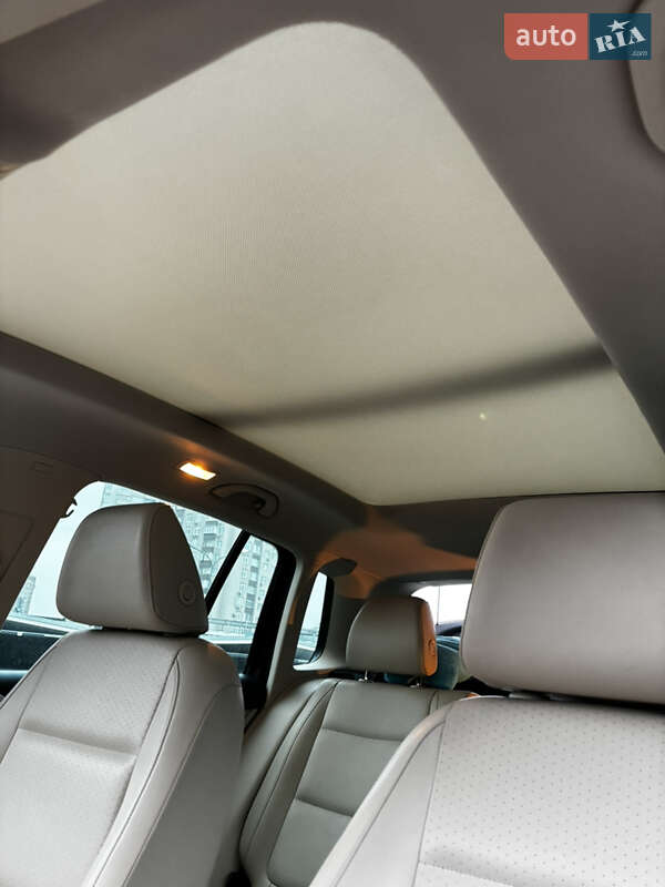 Volkswagen Tiguan 2012