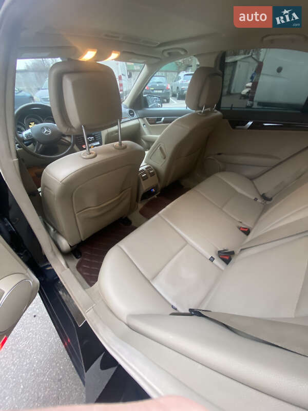 Mercedes-Benz C-Class 2012