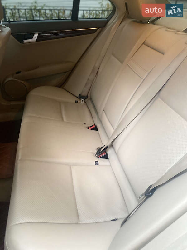 Mercedes-Benz C-Class 2012