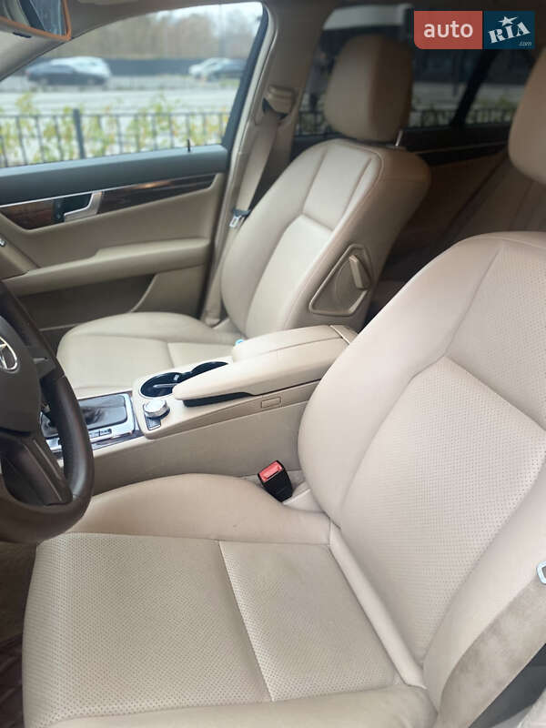 Mercedes-Benz C-Class 2012