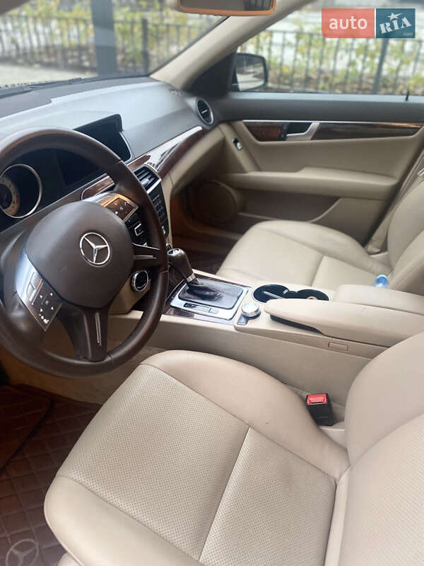 Mercedes-Benz C-Class 2012