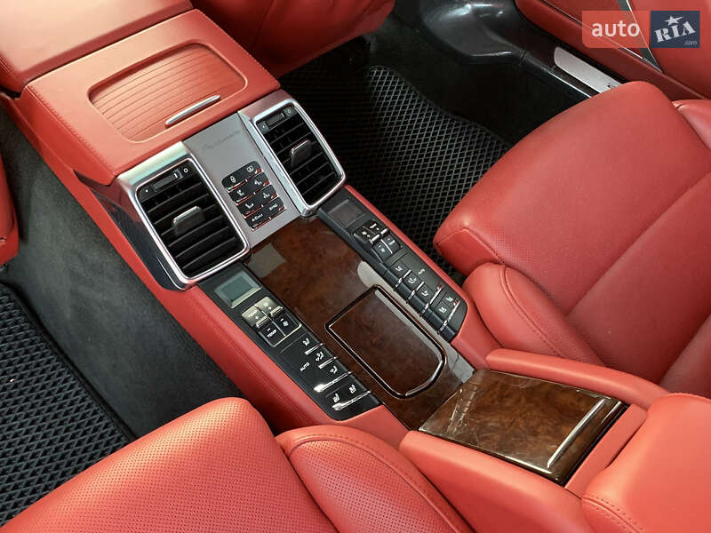 Porsche Panamera 2013