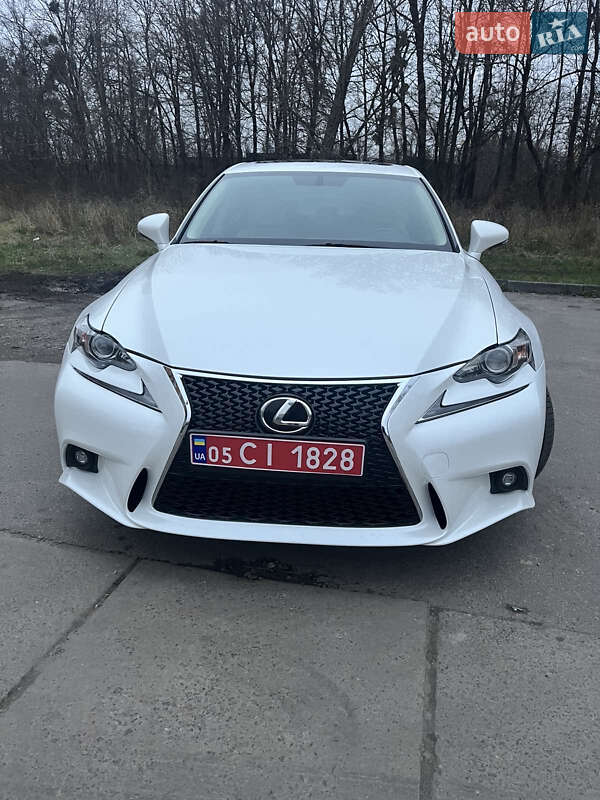 Lexus IS 2016