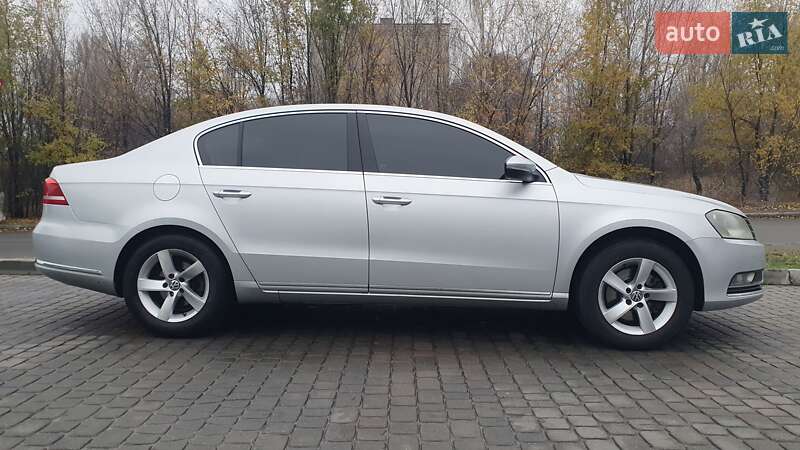 Volkswagen Passat 2011