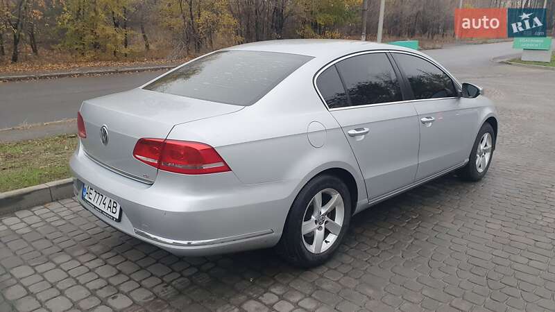 Volkswagen Passat 2011