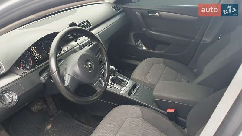 Volkswagen Passat 2011
