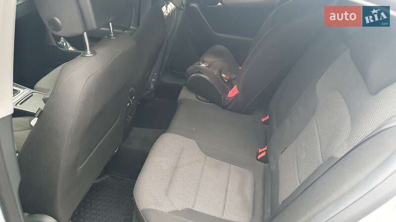 Volkswagen Passat 2011