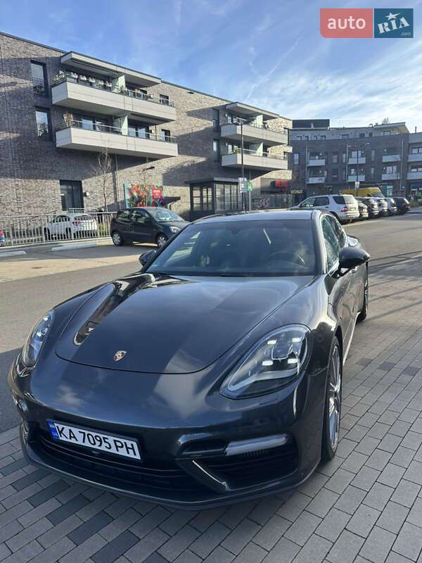Porsche-44