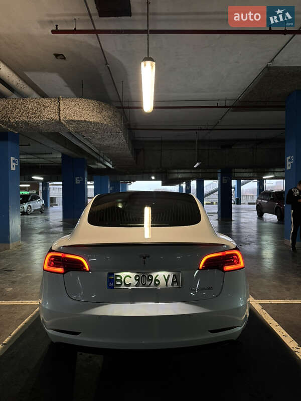 Tesla-4