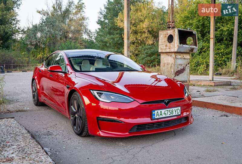 Tesla-8