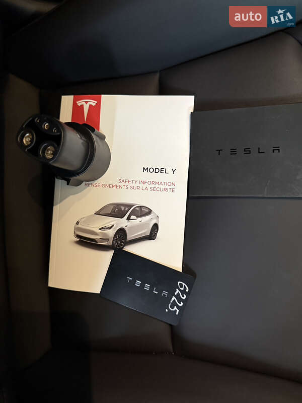 Tesla-0