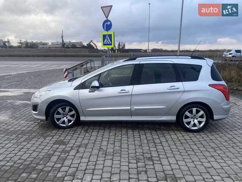 Peugeot 308 2011