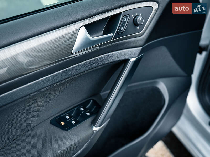 Volkswagen Golf 2020