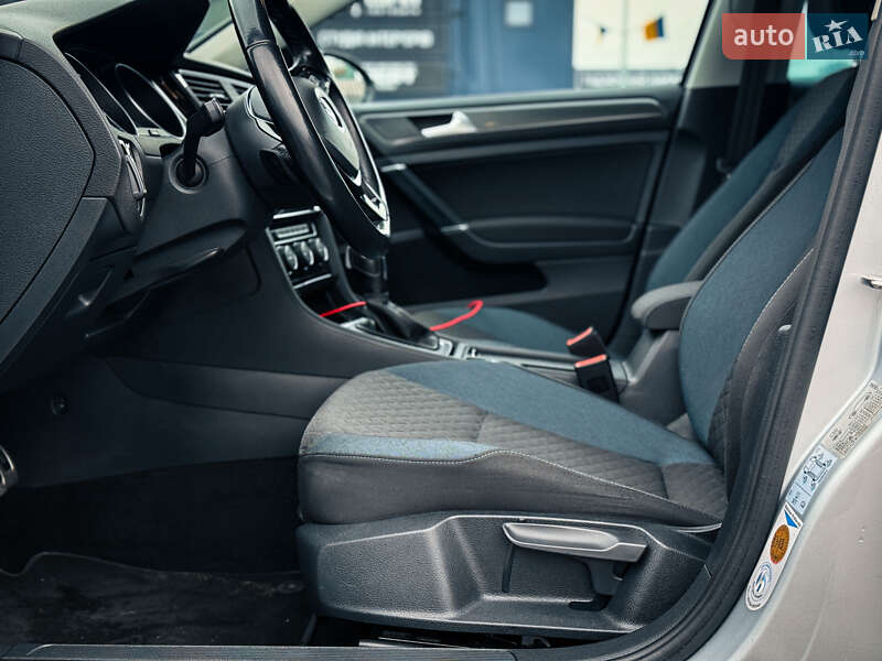 Volkswagen Golf 2020