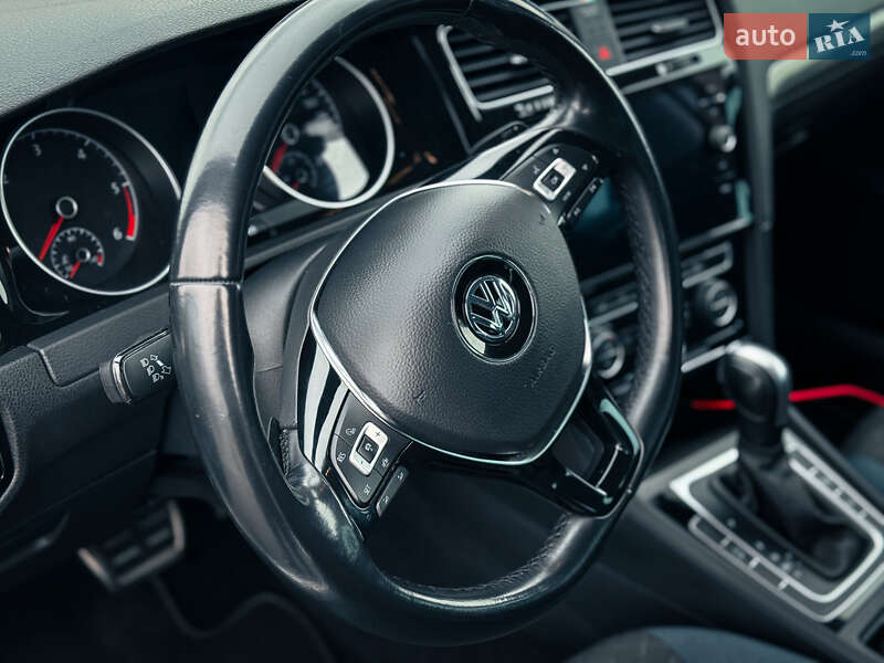 Volkswagen Golf 2020