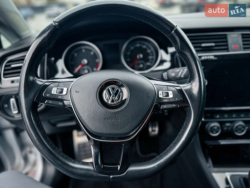 Volkswagen Golf 2020