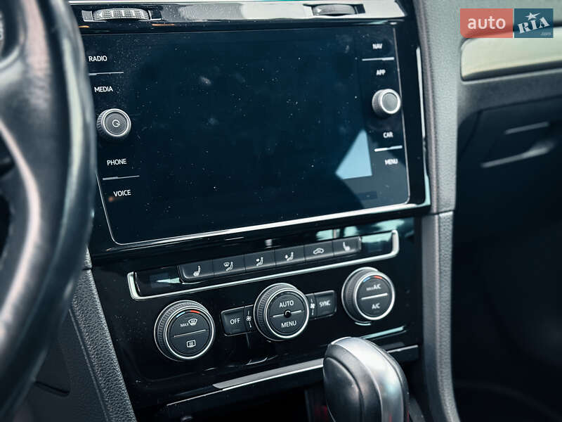 Volkswagen Golf 2020