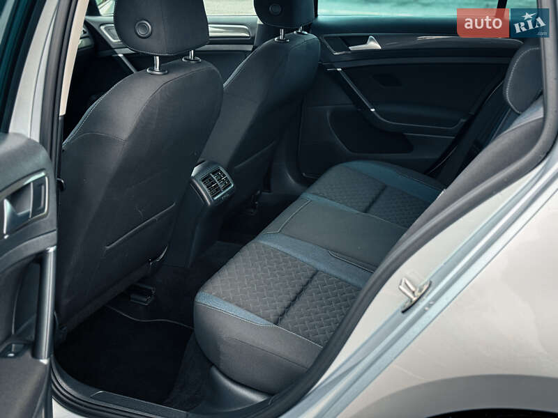 Volkswagen Golf 2020