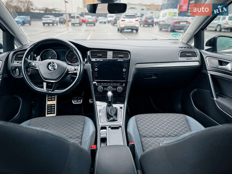 Volkswagen Golf 2020