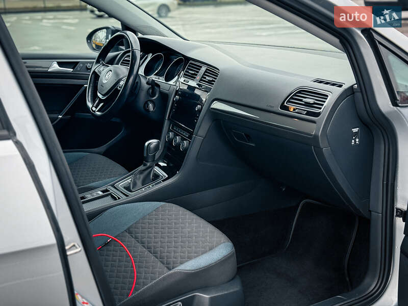 Volkswagen Golf 2020