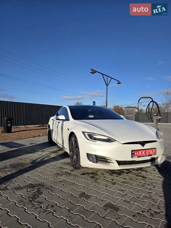 Tesla Model S 2017