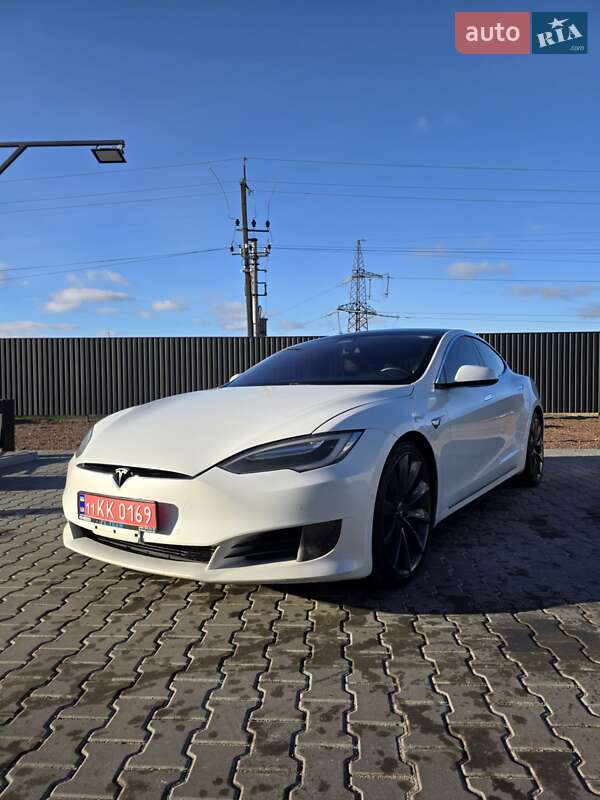 Tesla Model S 2017