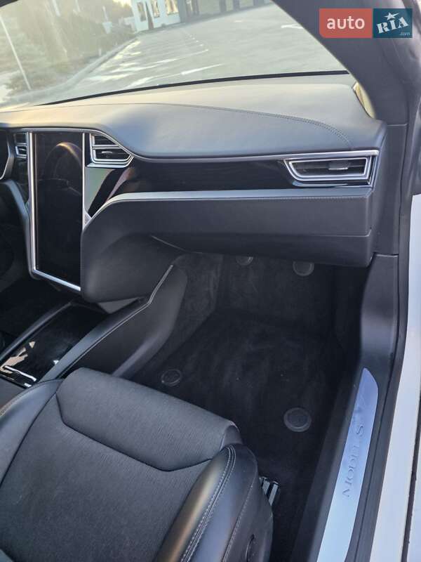 Tesla Model S 2017