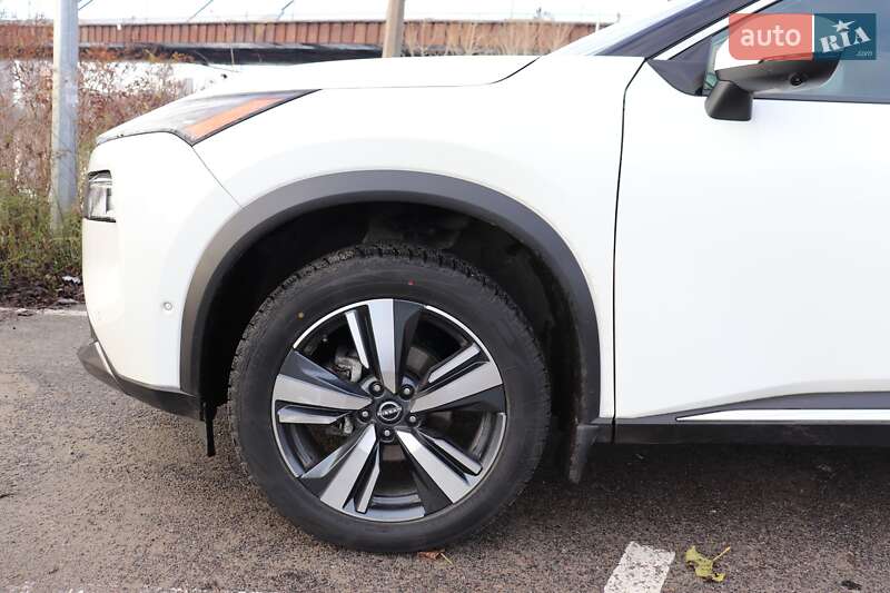 Nissan-35