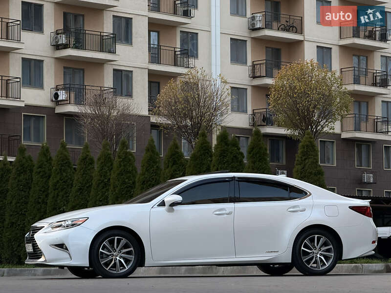 Lexus ES 2016