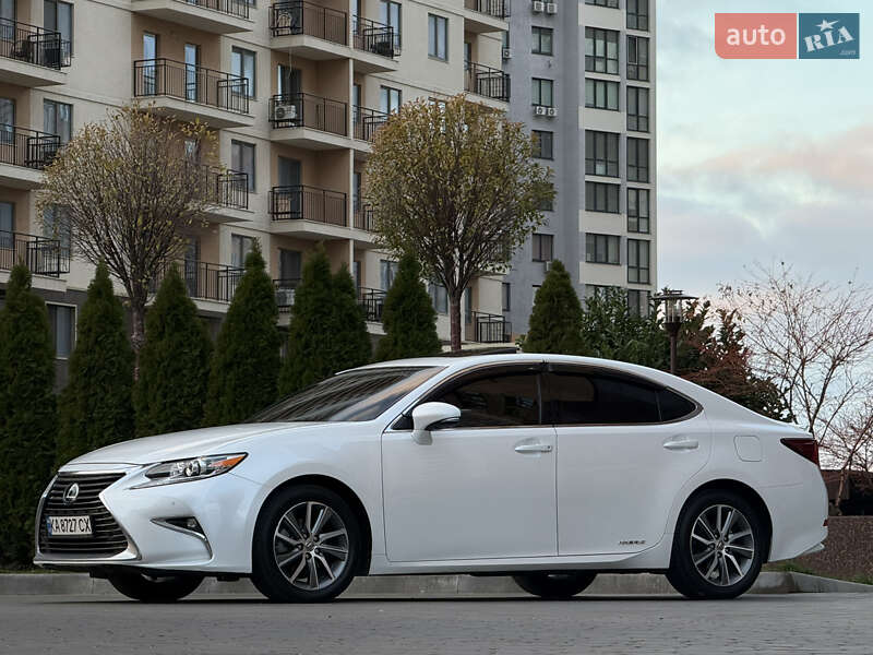 Lexus ES 2016