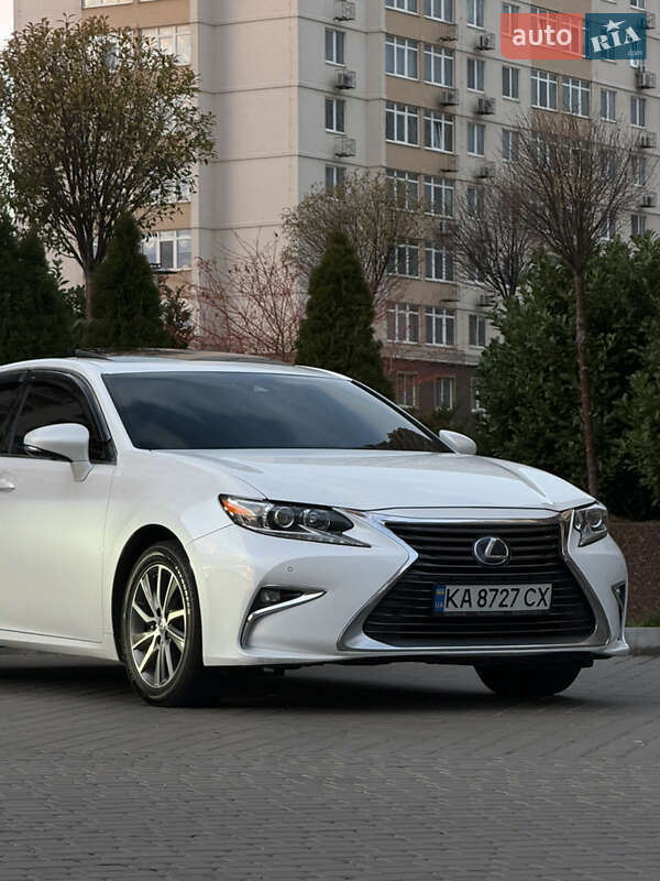 Lexus ES 2016