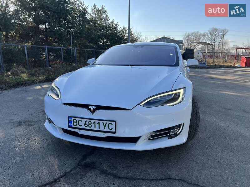 Tesla Model S 2016