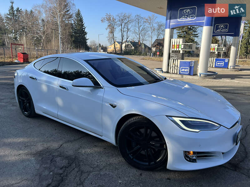 Tesla Model S 2016