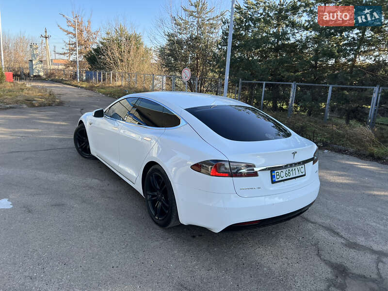 Tesla Model S 2016